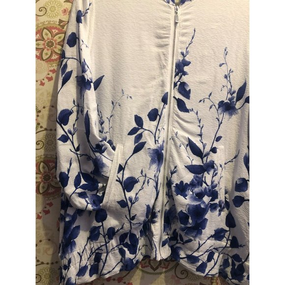 Chico's Women's SZ 3 Zip Up Lightweight Jacket w/Pockets, white and blue - Picture 3 of 6